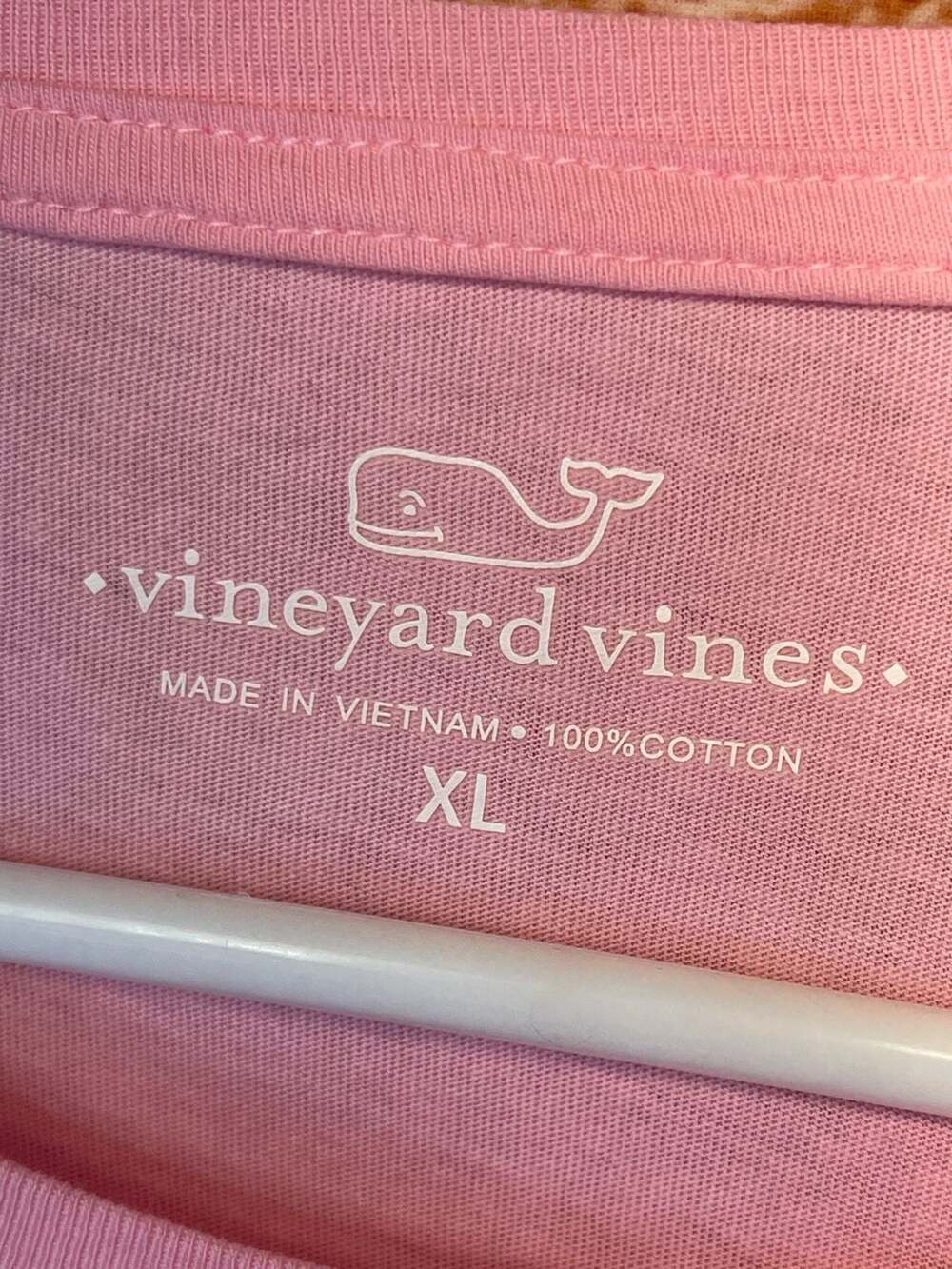Vineyard Vines Women's Long Sleeve Whale Graphic Pocket T-Shirt, Pink, XL - Picture 4 of 7